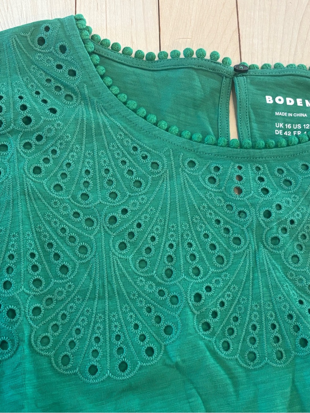 Boden Anya Broderie T-shirt Green Size 12 - Picture 7 of 9